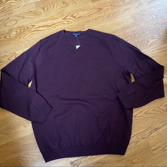 NWT! Gap Merino Wool V Neck Sweater - Picture 1 of 4